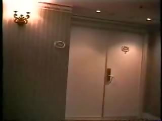 Moglie scopata da albergo sicurezza guardia film
